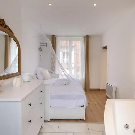 L'amour Vrai - -t2 Elegant Et Romantique Lägenhet