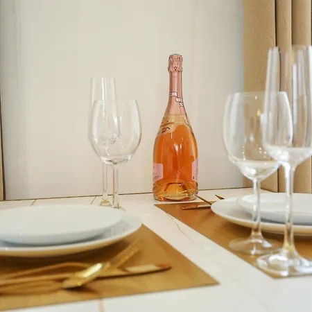 L'amour Vrai - -t2 Elegant Et Romantique Lägenhet *